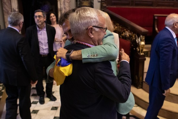 Ribó y Grezzi se niegan a responder sobre el fraude de la EMT ante la prensa antes del pleno