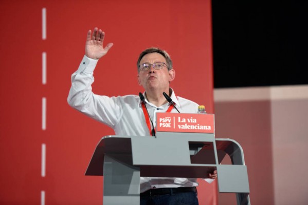 El PSPV muestra su apoyo a las políticas lingüísticas del Consell