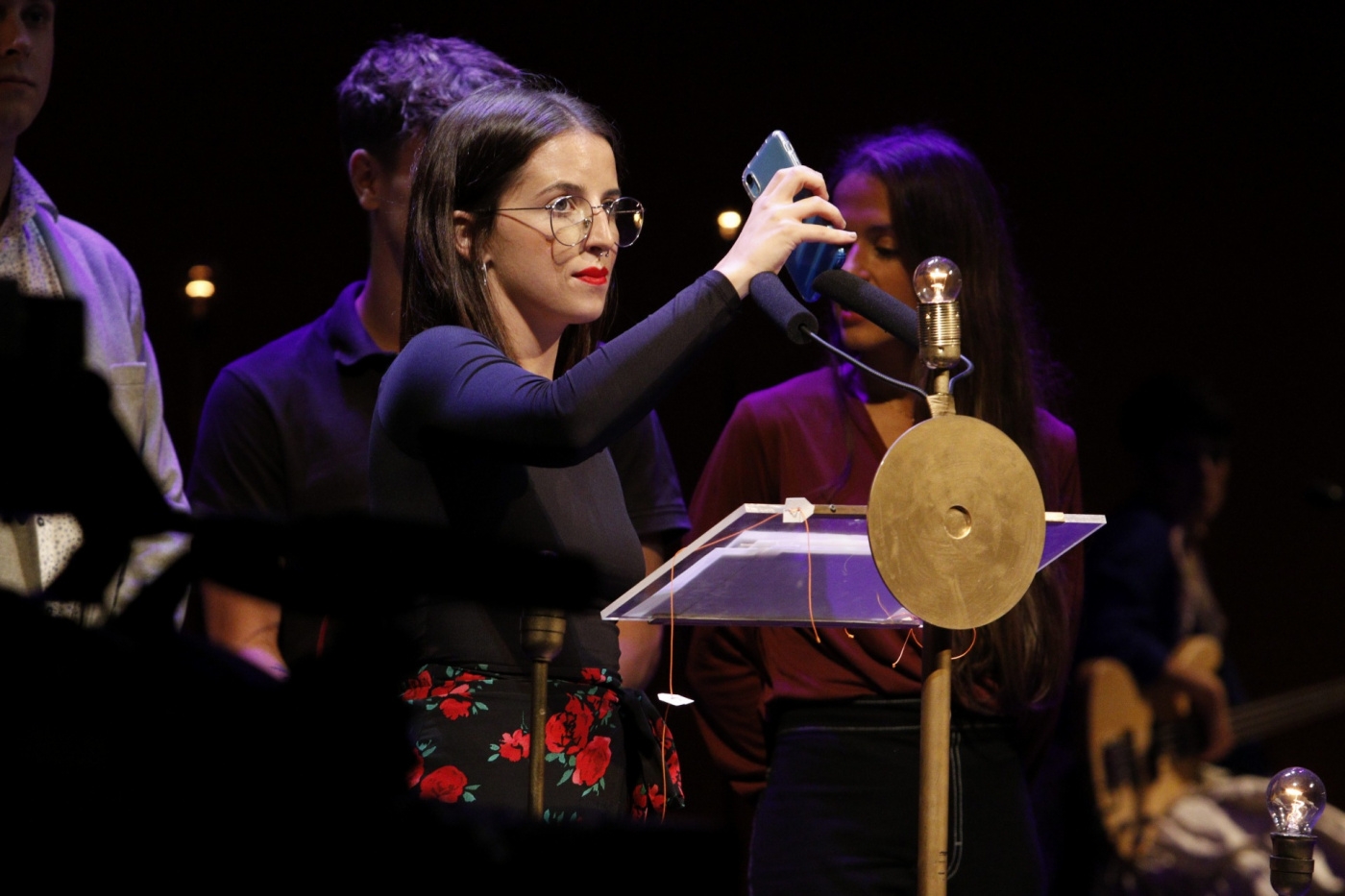 Momento de la reproducción del audio. FOTO: Pepe Olivares - 