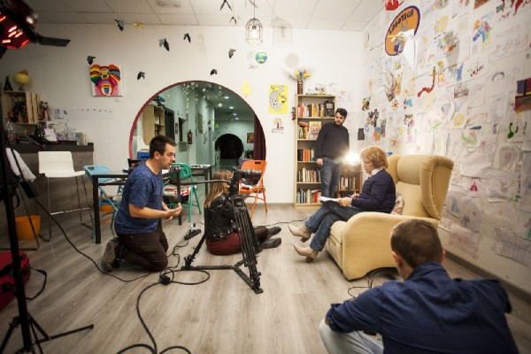 Les famílies de l’alumnat d’Educació Infantil
rebran un quadern amb consells per a motivar la lectura 