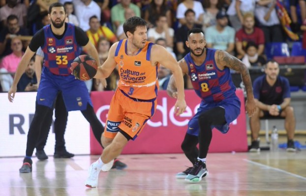 Mirotic funde la resistencia del Valencia Basket