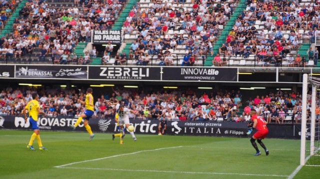 El Castellón se queda sin victoria ante el Ejea en el descuento y de penalti (1-1)