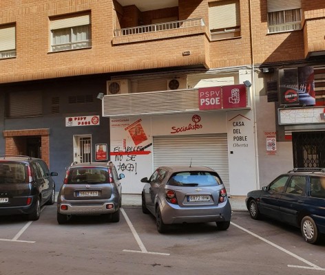 El PSPV denuncia pintadas con el mensaje 'El valle no se toca' en sedes de la provincia de Castellón