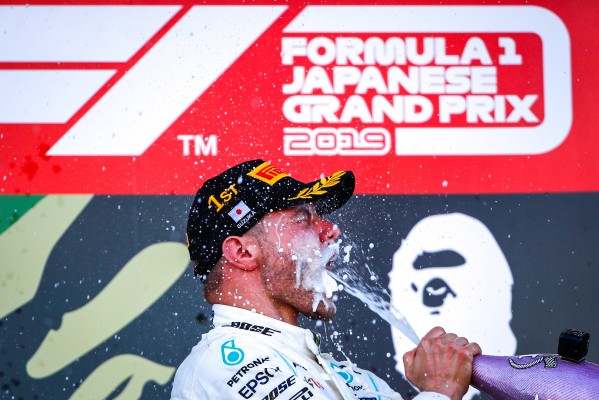 Bottas aprovecha un error de Vettel y Mercedes celebra su sexta corona
