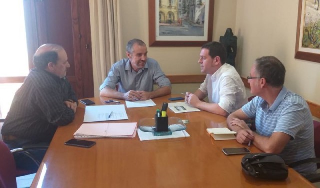 La Diputación colaborará con el Ayuntamiento de Moncofa en la mejora del alcantarillado y residuos  