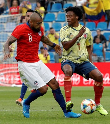 Chile resiste con oficio el empuje de una atrevida Colombia