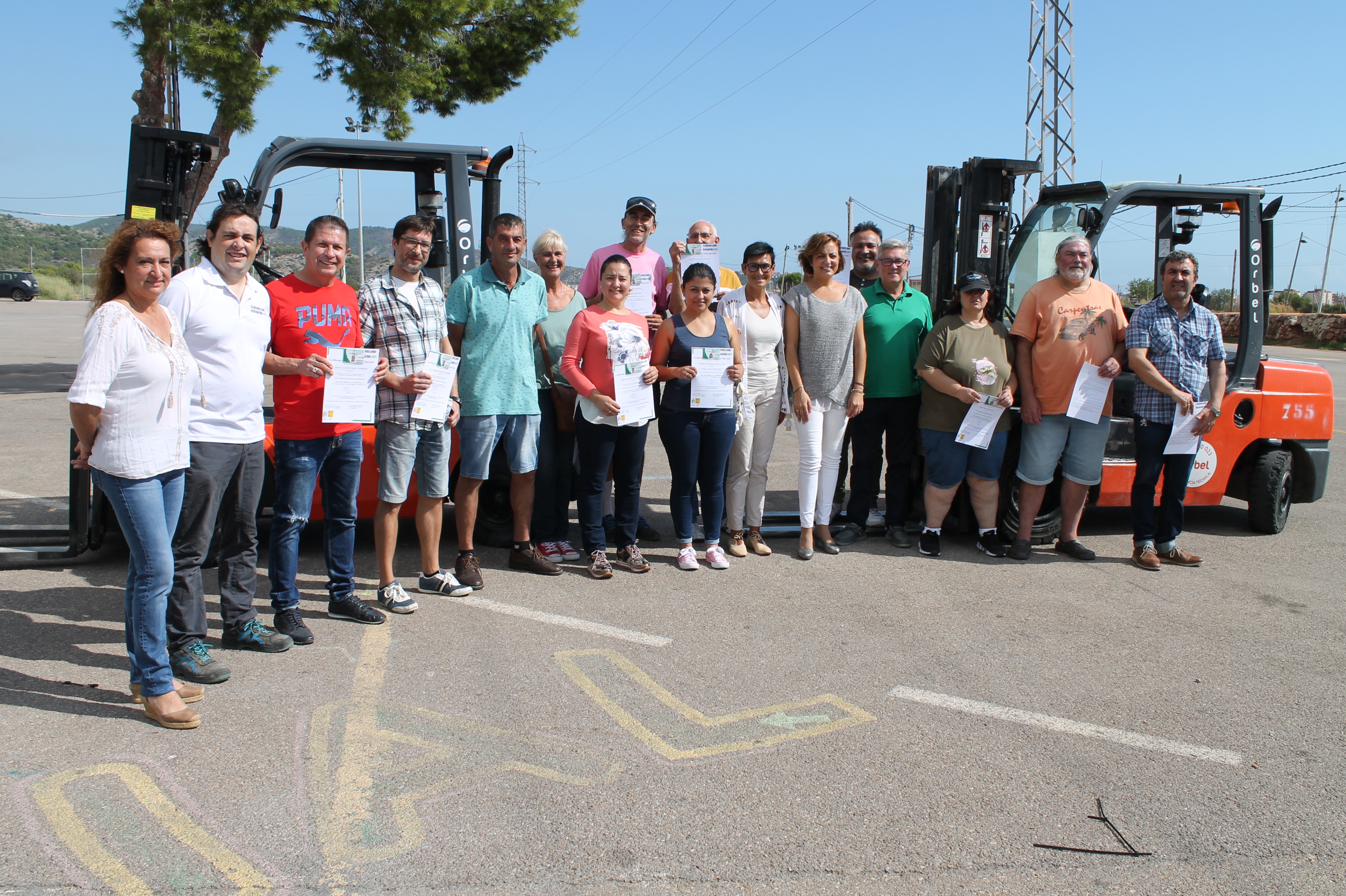 Benicàssim forma a 13 personas desempleadas para obtener el carnet de carretillero