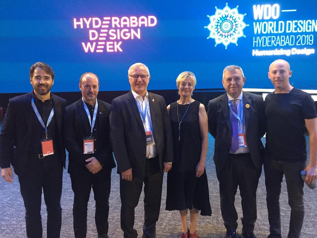 El alcalde de València recibe en La India el testigo de la Capitalidad Mundial del Diseño 2022