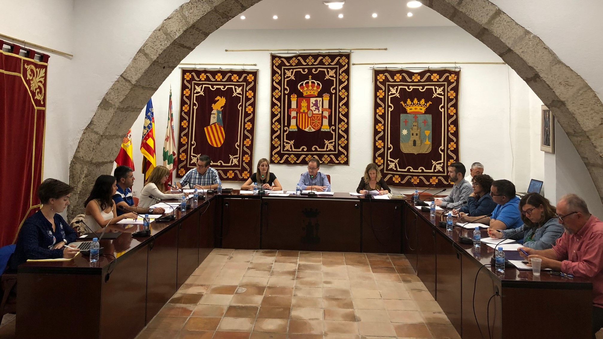 Alcalà-Alcossebre modifica sus ordenanzas para equiparar en ayudas a familias monoparentales y numerosas 