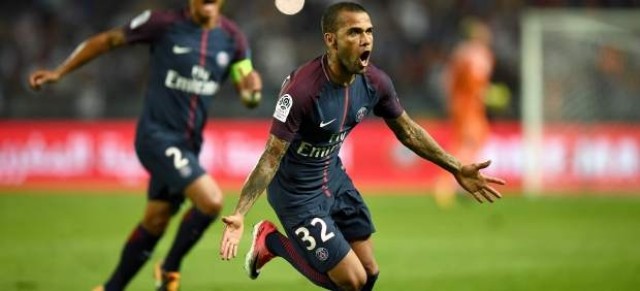 Alves corona al París Saint Germain