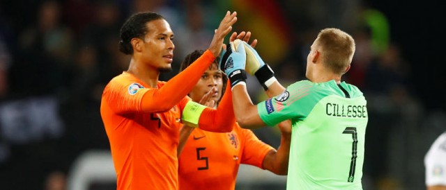 Cillessen y Cheryshev mantienen el rumbo hacia la Eurocopa