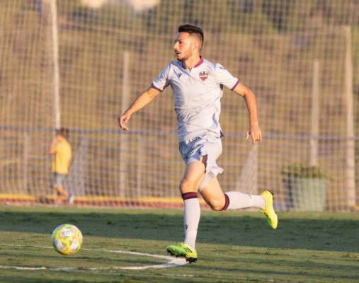 El Atlético Levante empata en su visita a Orihuela