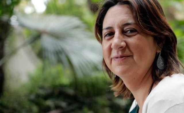La consellera Rosa Pérez cae y se fractura un brazo a su regreso de la Procesión Cívica del 9 d'Octubre