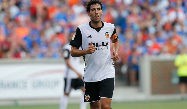 El Valencia CF vence al Bournemouth con un gol de Orellana