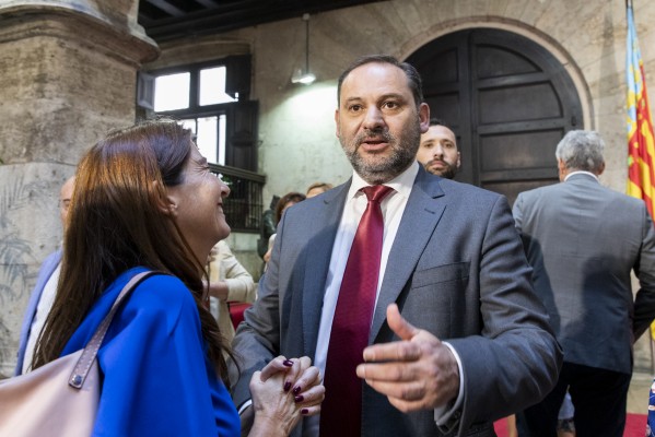 Ábalos advierte a Compromís sobre el Puerto: 