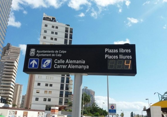 La empresa de la zona azul de Calp desconoce las irregularidades en la confección de las denuncias