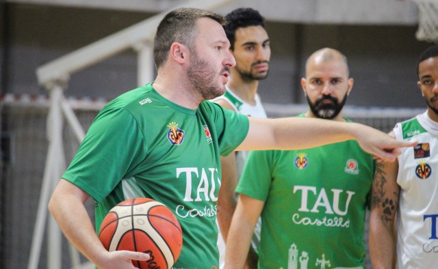 Toni Ten, técnico del TAU Castelló: 