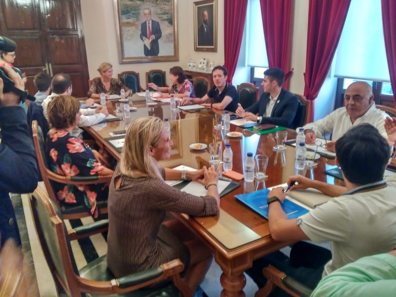 Cs se topa con la burocracia y la comisión sobre la sala de Emergencias arrancará en vísperas del 10N