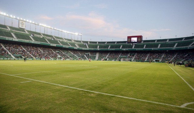 Anima al Elche en Girona