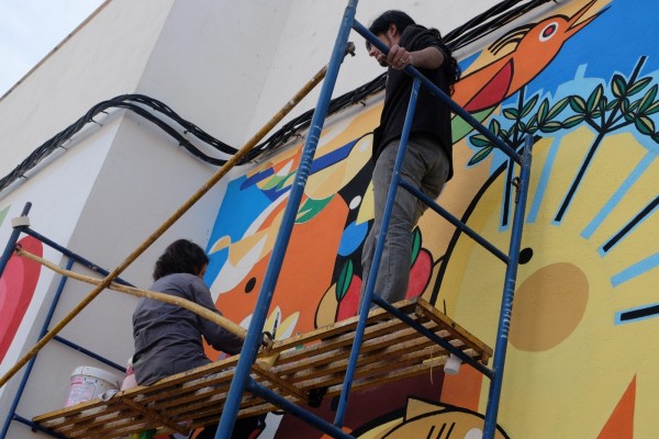 Com reivindicar-se des de l'art: el BAC estén la seua protesta amb una desena de murals