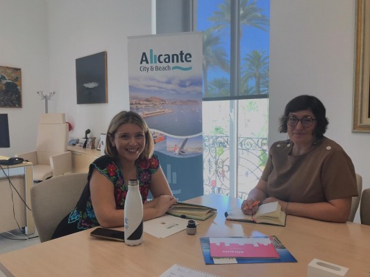 Turismo ofrece a Innovación que Alicante sea sede de sus congresos tecnológicos