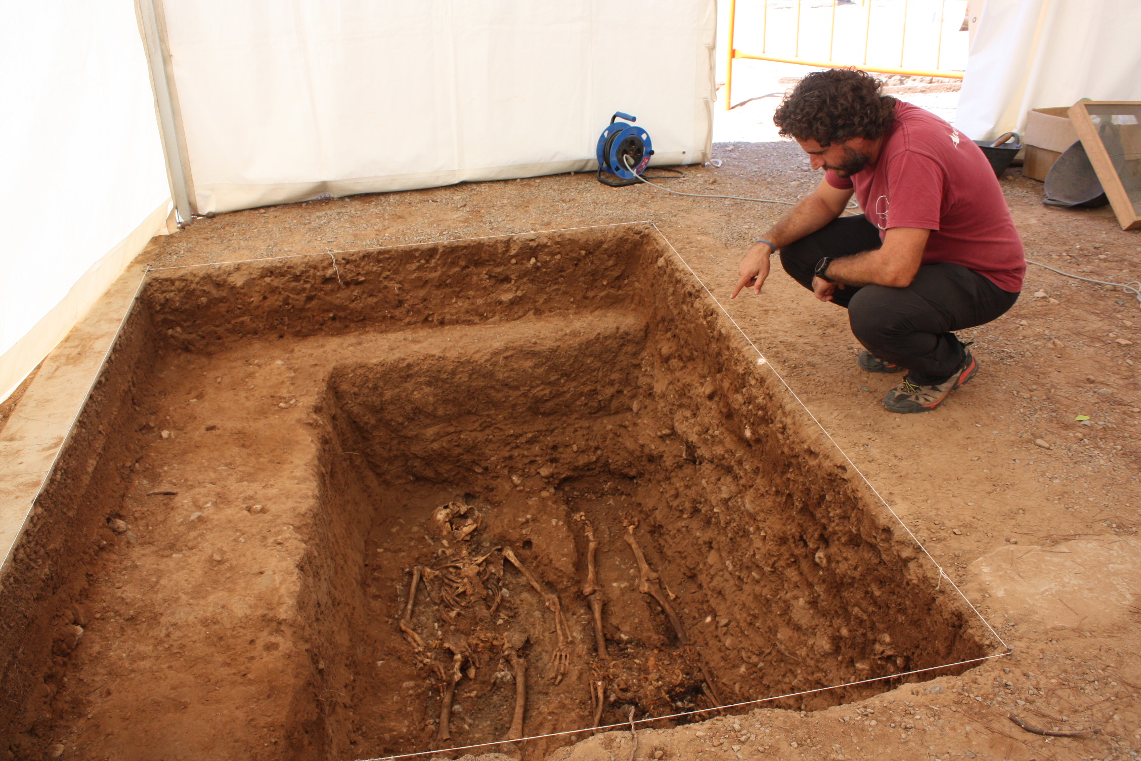 Las exhumaciones de Castelló hallan 18 cuerpos y efectos personales que pueden facilitar la identificación