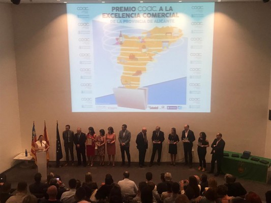 Aceitunas Bernal, ganadora del III premio a la Excelencia Comercial del Colegio de Agentes