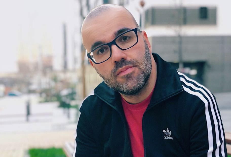 Borja Terán: “Twitter se ha convertido en el gran ‘sofá’ que nos une a todos delante de la tele”