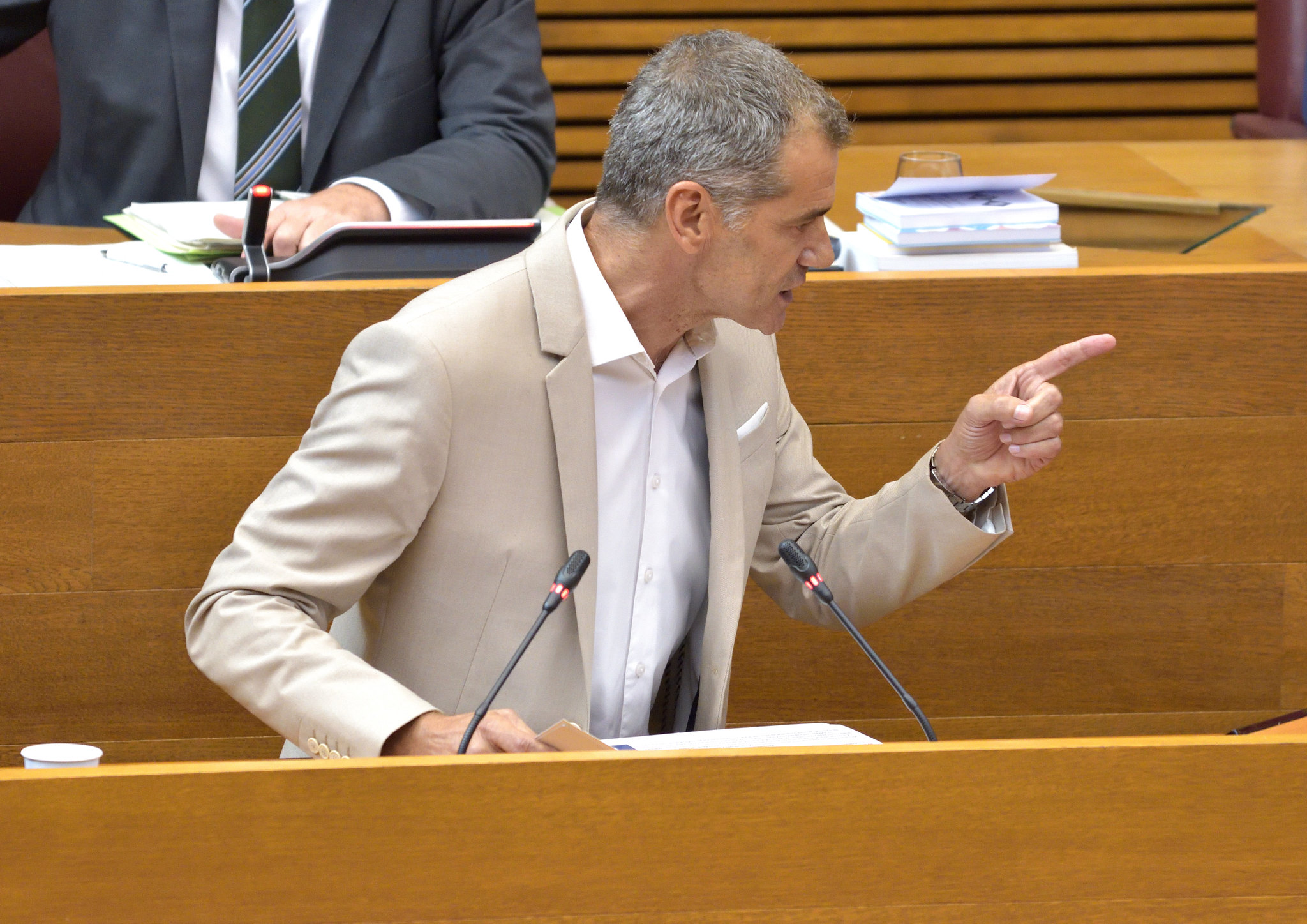 Cantó pide que Oltra muestre el Mitjà de valenciano