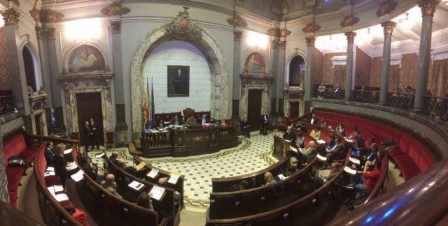 València lanza un plan de recursos humanos para ordenar su plantilla y controlar el enchufismo