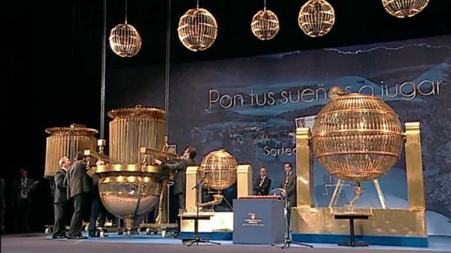 Llega otro quinto premio: el 43.221 dotado con 60.000 euros a la serie, muy repartido