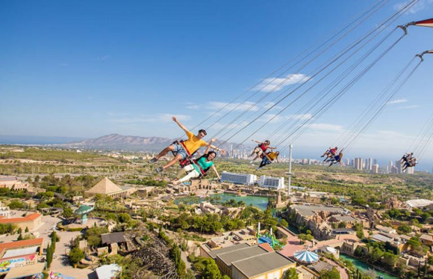 Terra Mítica pierde 4,3 millones y vuelve a reducir capital para compensar números rojos