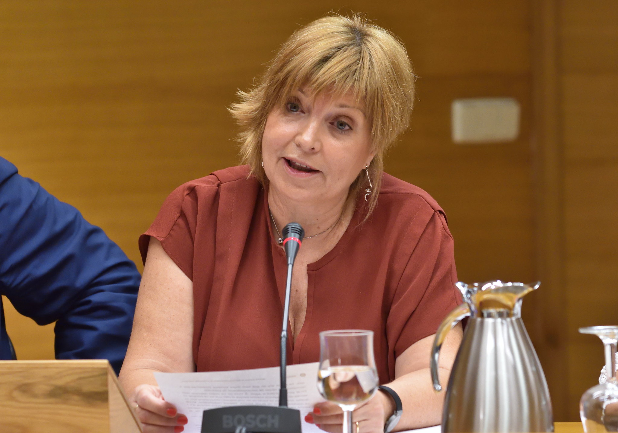 À Punt estudia aumentar los contenidos en castellano para captar más audiencia