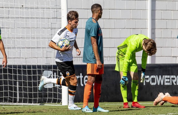 Un festival de goles desmonta al Juvenil
