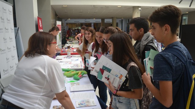 La AECC busca captar voluntarios entre el alumnado de la UJI
