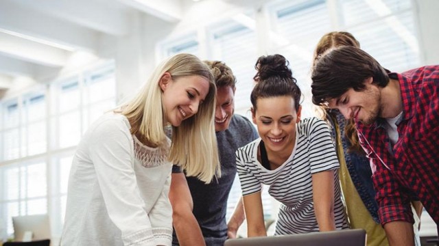La Cámara oferta las últimas becas de prácticas para jóvenes 
en empresas de la UE