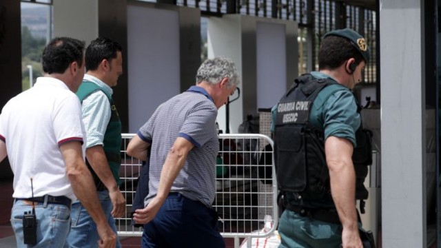 El auto del juez confirma que hay 23 investigados además de Villar, su hijo y Padrón
