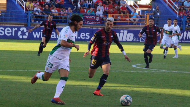 Al Elche se le atragantan las rotaciones