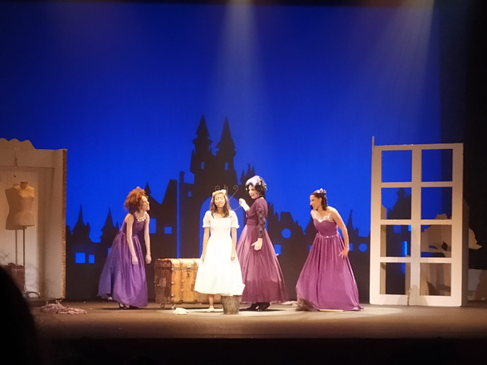 La Cenicienta más solidaria