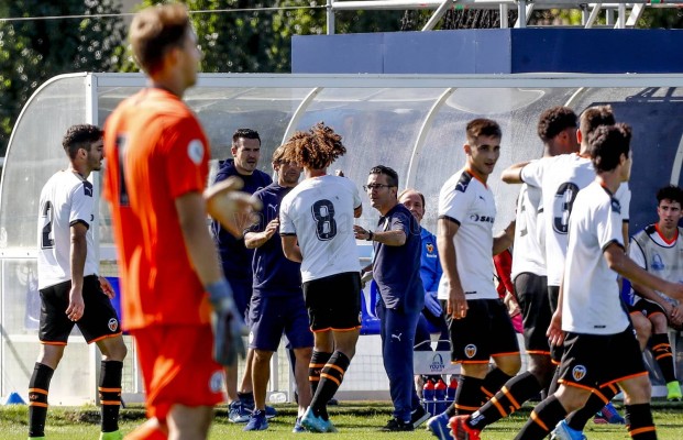 El Valencia recibe al Ajax tras las buenas sensaciones del estreno en Londres