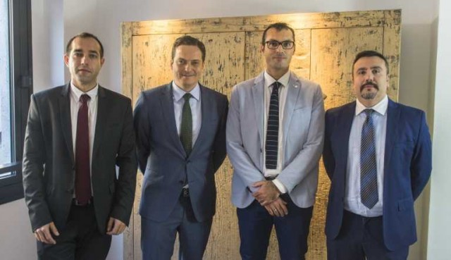 El Consell ficha a Devesa & Calvo para pleitear con Suma por las plusvalías del suelo de Terra Mítica
