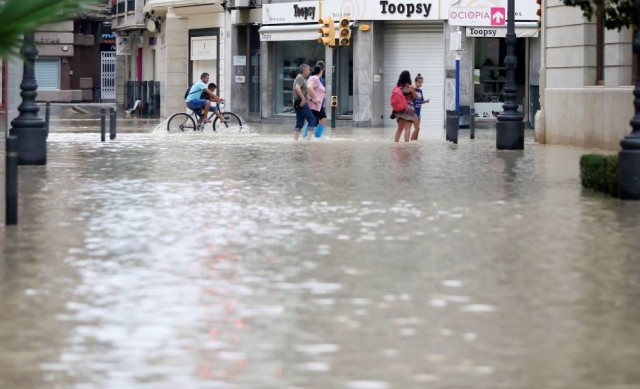 El comercio en Orihuela se une a una hoja de ruta comarcal para recuperarse de los daños de la DANA