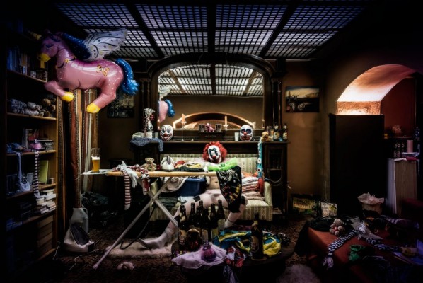 El ciclo 'Arte en la Casa Bardín' concluye con una exposición fotográfica sobre el miedo a los payasos