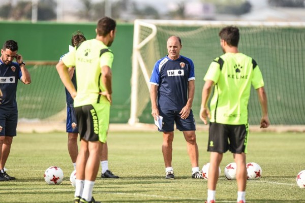 El Elche alcanza el ecuador de la pretemporada invicto y repartiendo minutos