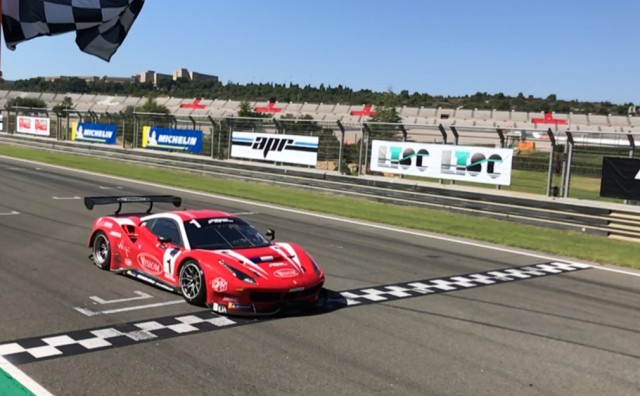 El Ferrari del equipo Visiom gana la carrera de GT