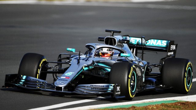 Hamilton gana en Sochi; Sainz, sexto