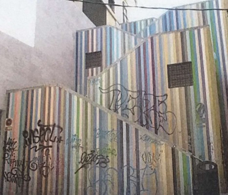 Alicante gasta 25.000 euros en un plan para eliminar más de cien graffitis del Casco Antiguo