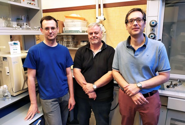 La UPV desarrolla nuevos condensadores de carga eléctrica en textiles que ayudarán a cargar móviles