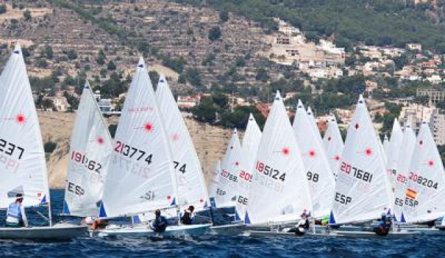 Los favoritos cumplen en la primera jornada del Trofeo RCN Calpe de Vela Ligera