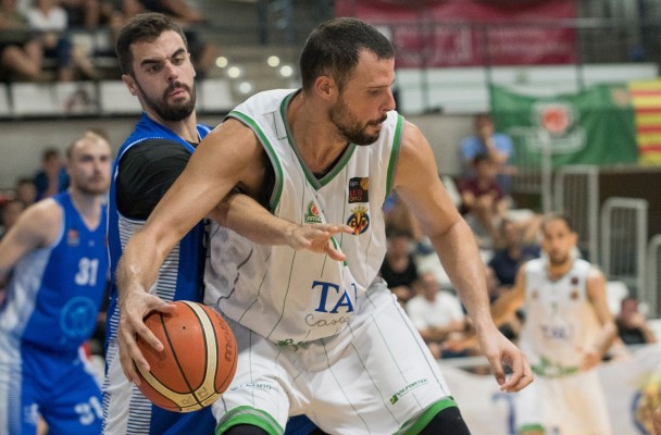 El TAU Castelló comienza la Liga con una dura derrota ante el Breogán (68-91)